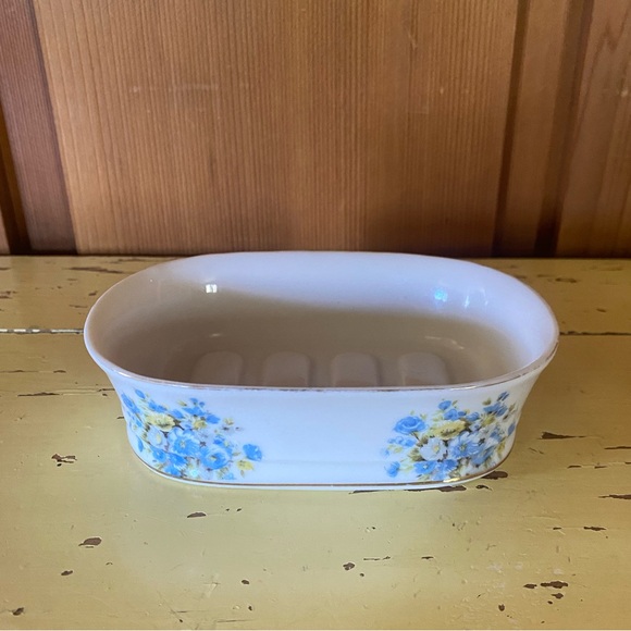 Vintage Cottagecore 3 Piece Bathroom Set (Cup ToothBrush Holder & Soap Holder) - Picture 4 of 4